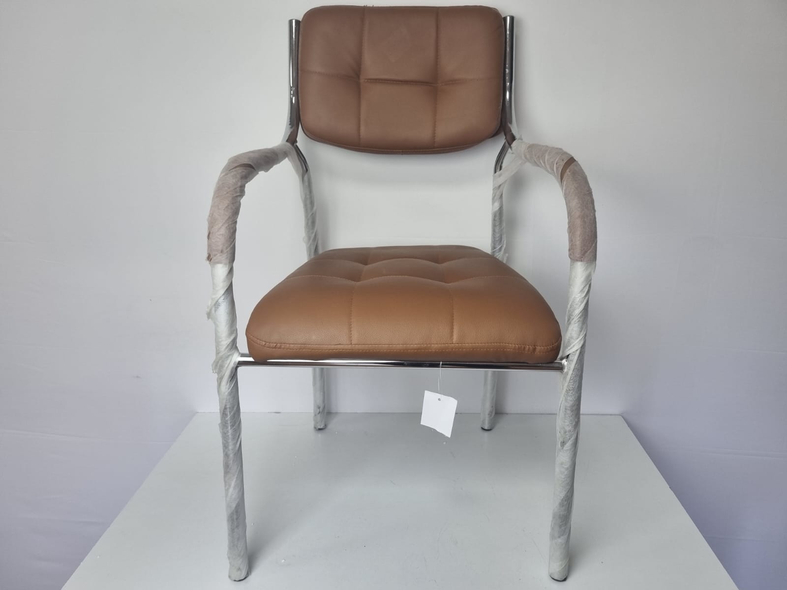 საოფისე სკამი CHAIR,82*48*46,50BLACK, 50 BROWN UC-35 (აუთლეტი)